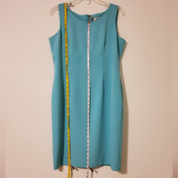 Kasper Green Stretch Sleeveless Sheath Round Neckline Size 10P - Picture 2 of 10